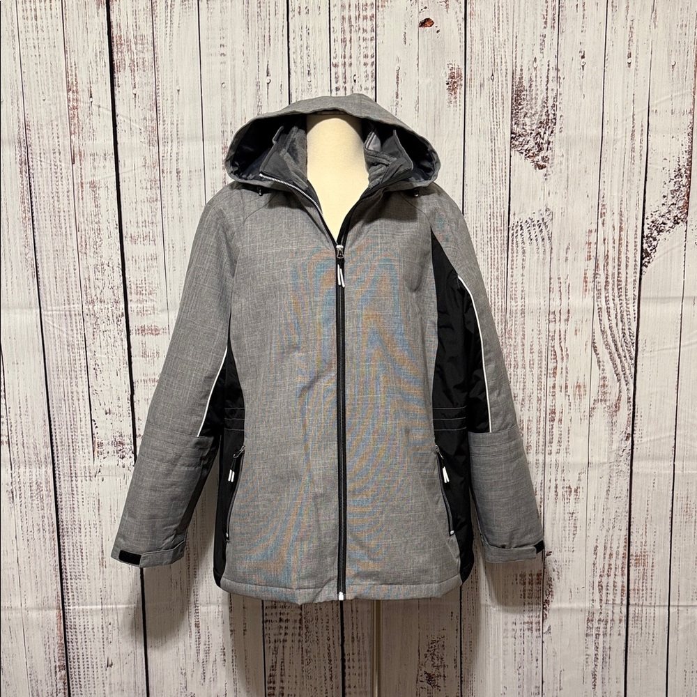 Free‎ Country Gray and Black Snow Jacket